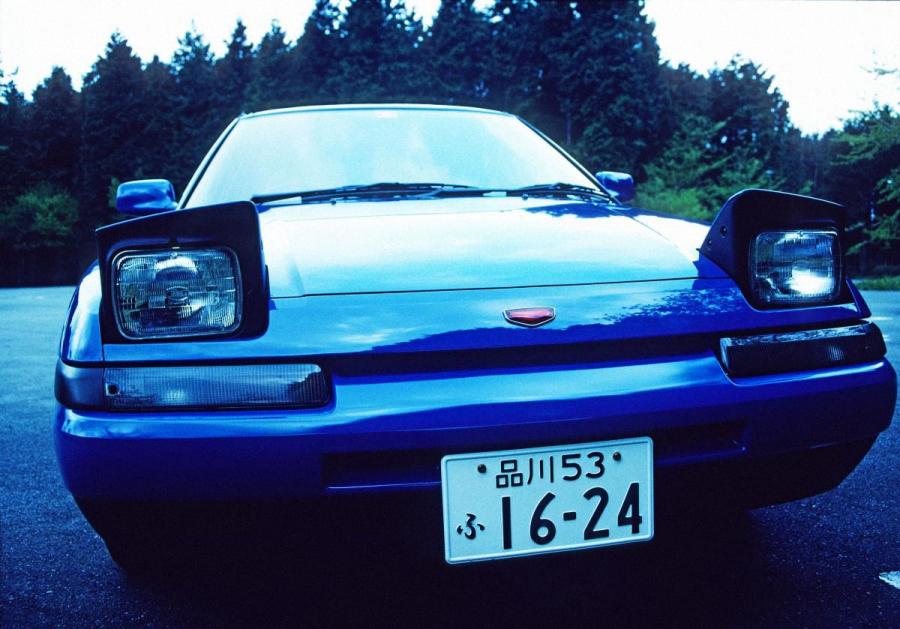  Mazda Familia Astina 1989 года  (фото 6 из 9)